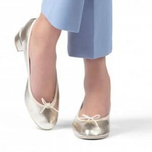 BRAND NEW WILD DIVA LOUNGS BOWKNOT SLIP-ON WOMEN"S FLAT SHOE